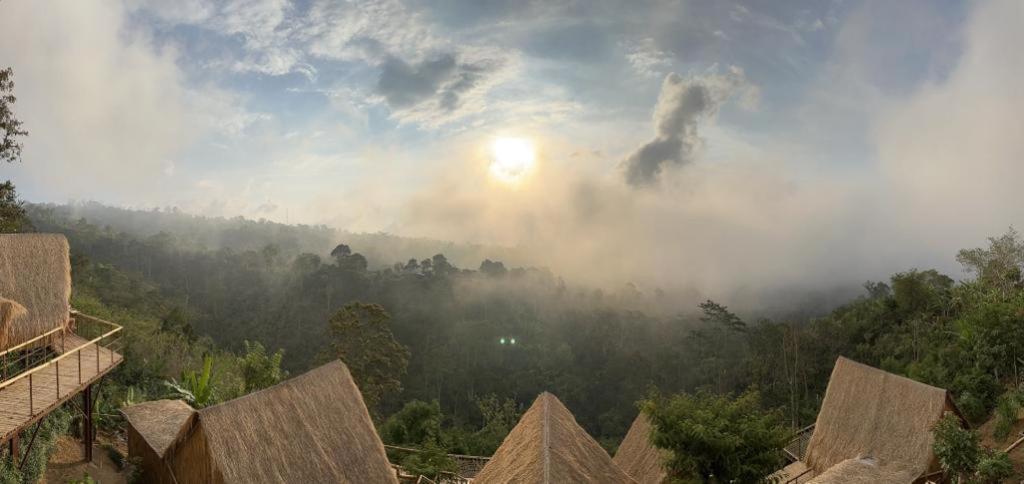 Wanagiri Sunset Glamping Hotel Gitgit Buitenkant foto