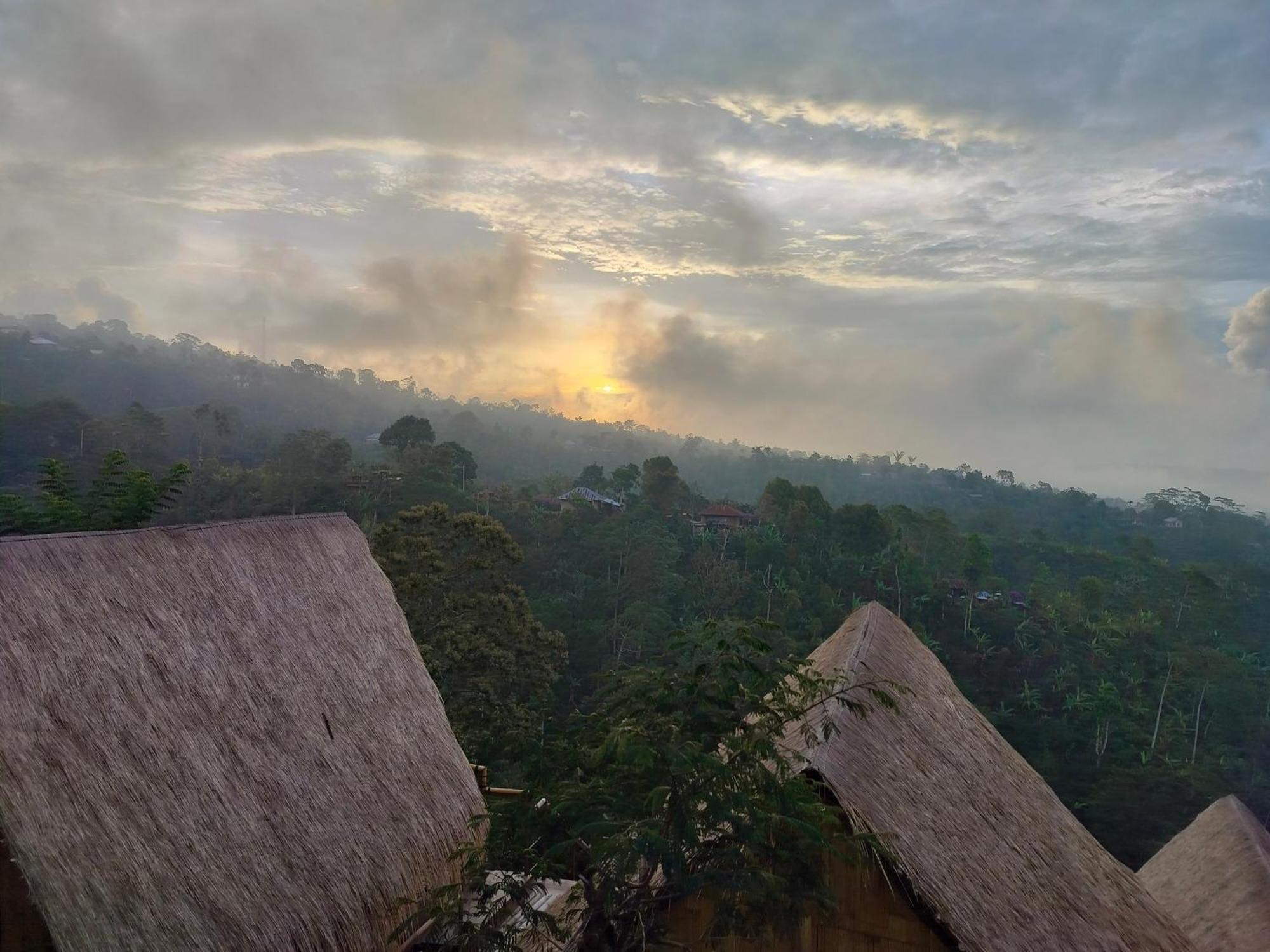 Wanagiri Sunset Glamping Hotel Gitgit Buitenkant foto