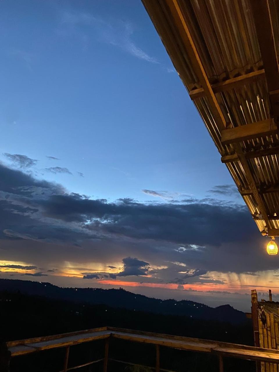 Wanagiri Sunset Glamping Hotel Gitgit Buitenkant foto